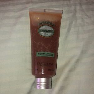 L'occitane Almond Shower Exfoliating Scrub